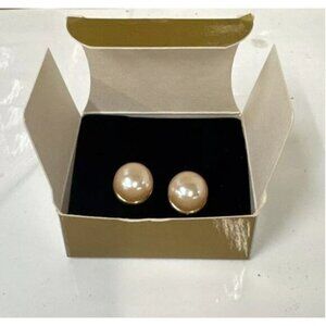 Avon vintage 2001 Pearlesque earrings